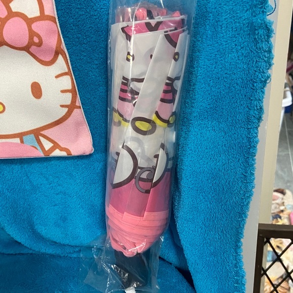 Hello Kitty Fun Bundle - Picture 5 of 13